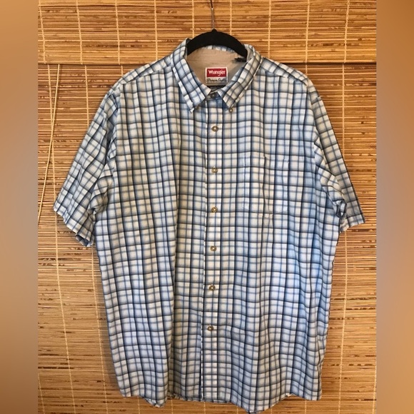 Wrangler 2 Plaid Short Sleeve Button Down Shirts Size Large - Picture 1 of 7